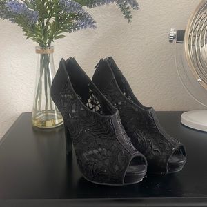 Very sexy Elle peep toe heel